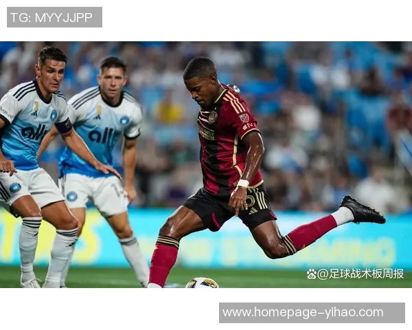 亚特兰大联与木材的激烈对决揭示了足球战术的魅力与团队合作的重要性 亚特兰大联与木材的激烈对决揭示了足球战术的魅力与团队合作的重要性